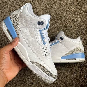 Size 9 - Jordan 3 Retro Mid UNC CT8532-104
-IG: CornerSoles
